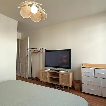 Parking Et Exterieur A 50M De La Saone Apartment Montmerle-sur-Saone Exterior photo